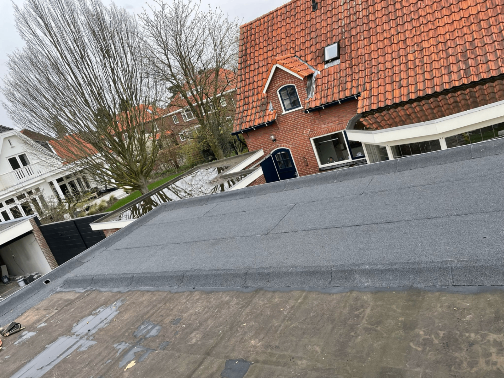 Dakrenovatie uitgevoerd in Almelo