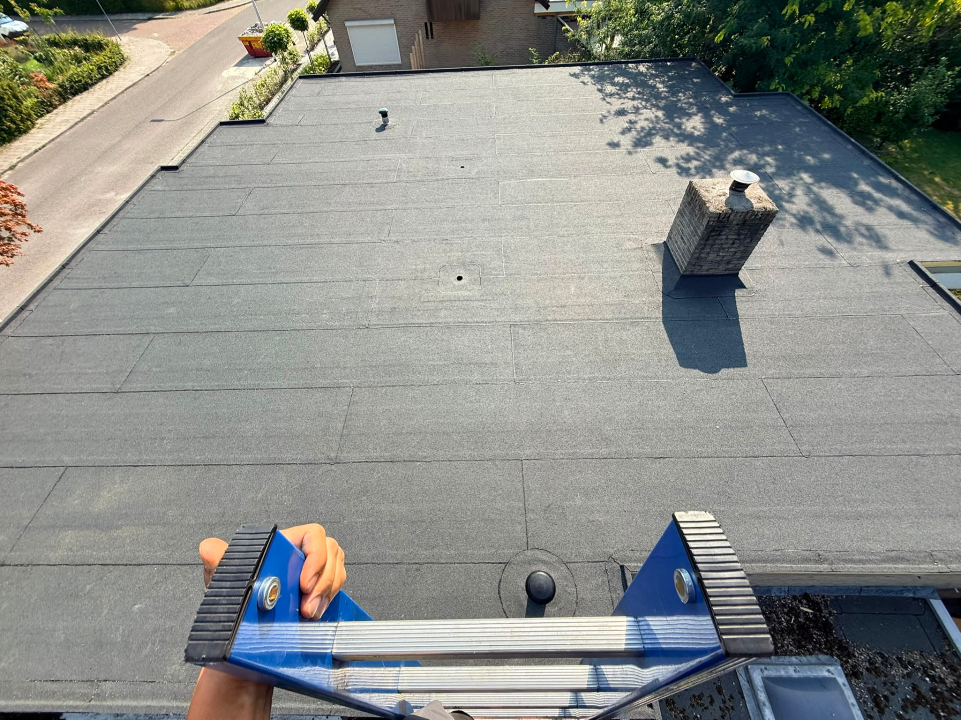 Bestaand plat dak geïnspecteerd in Almelo